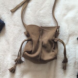 Elegant Tan Leather Shoulder Bag